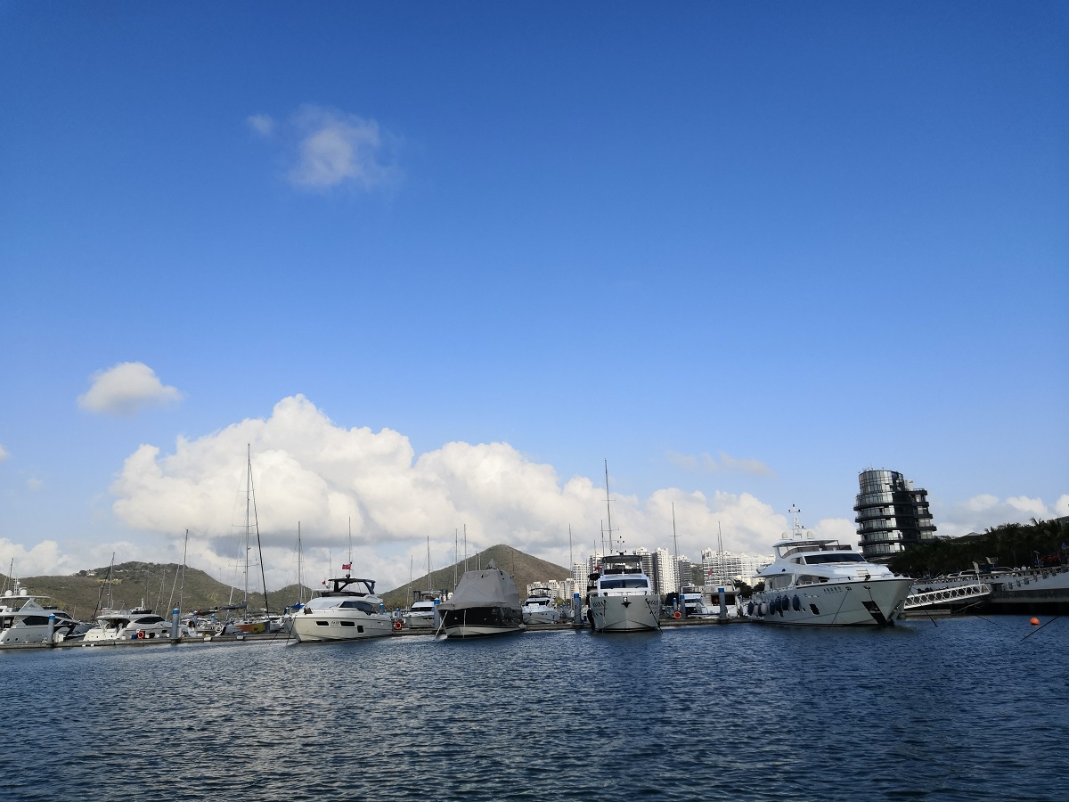 海南和迪拜对比,三亚能否成为中国的迪拜