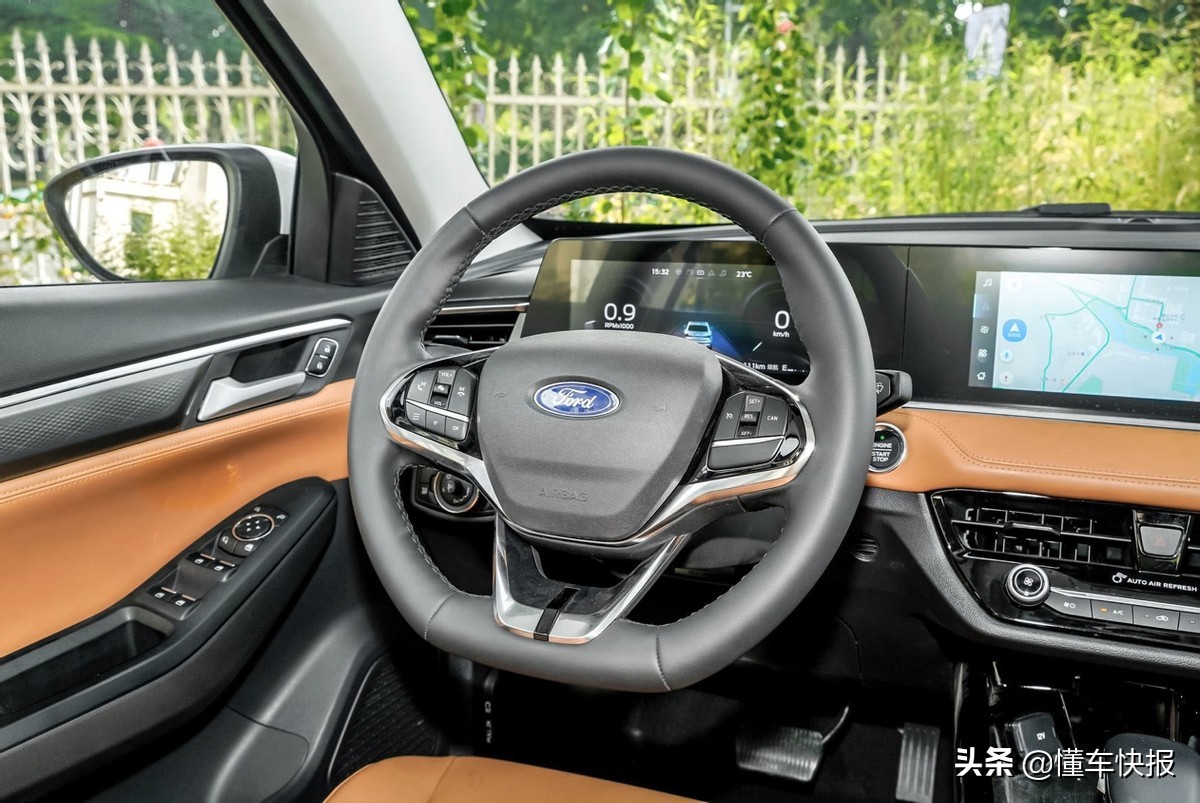 15款朗逸1.6二手车对比2017款福睿斯,福特福睿斯和大众朗逸谁的价格高