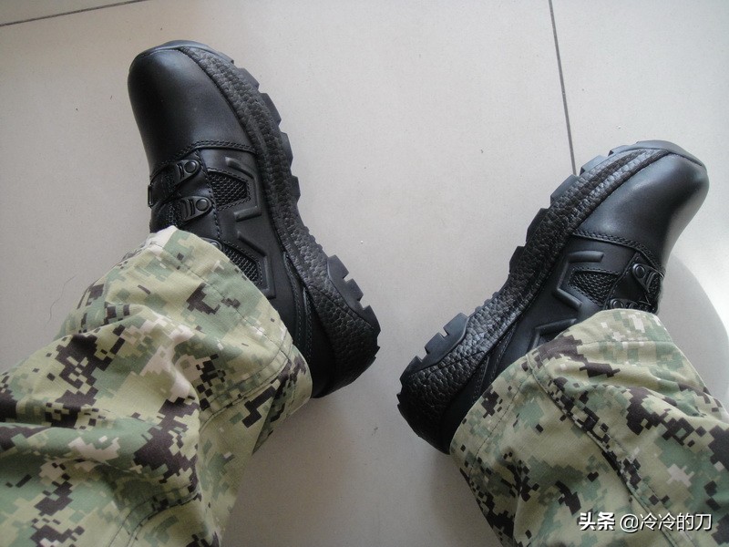 军靴有多舒服,军靴多厚硬不硬
