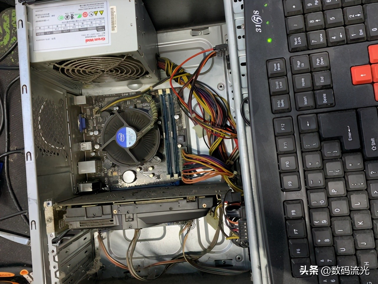 客户电脑开机黑屏，老板为了多赚钱编瞎话：硬盘坏了，有坏道