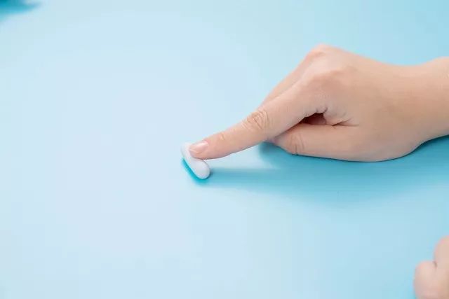 鲨鱼夹盘发教程,鲨鱼步教程新手入门