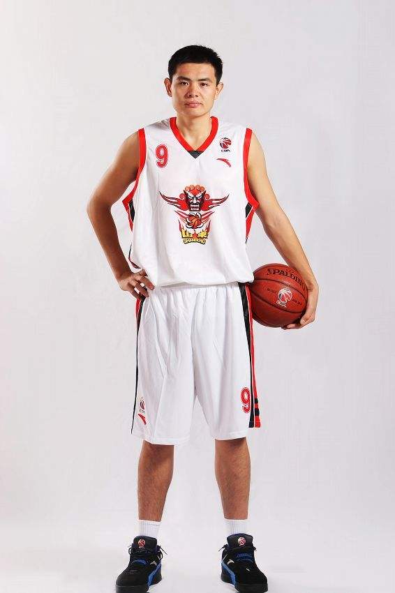 山东男篮曹振华在哪里当教练,cba山东曹振华