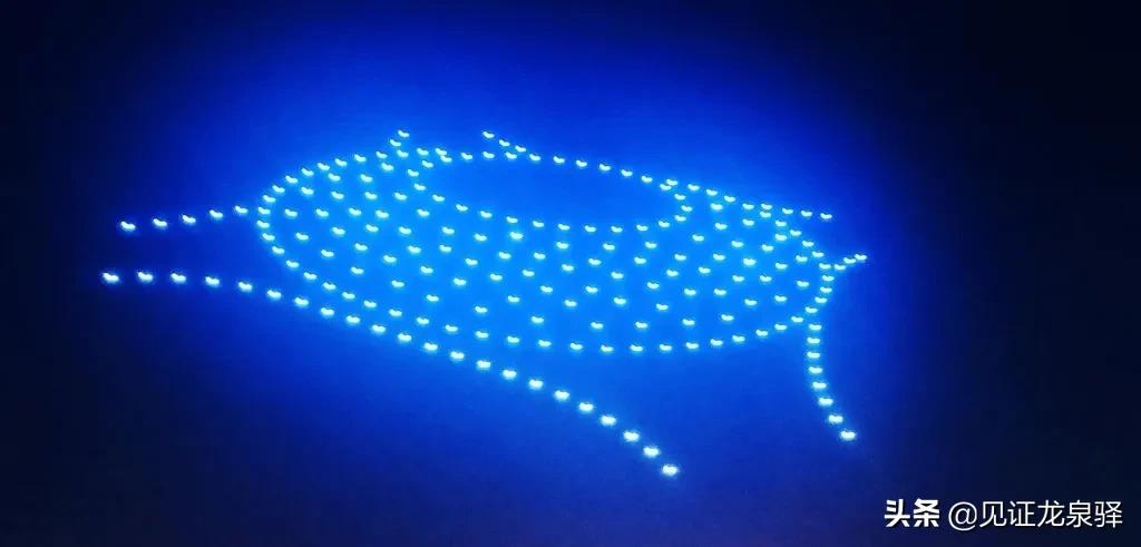 运动会无人机入场超燃,成都迎大运无人机表演