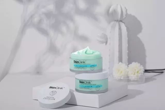 手脚干裂皮肤又厚又痒怎么办,冬天手脚干裂起皮怎么治疗