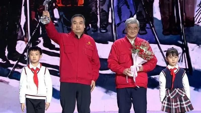 2020感动中国十大人物:颁奖词+英雄事迹+高分示例,全在这!