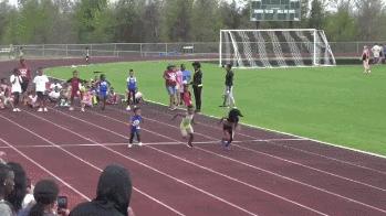 美国腹肌男小孩,8岁肌肉男孩腹肌