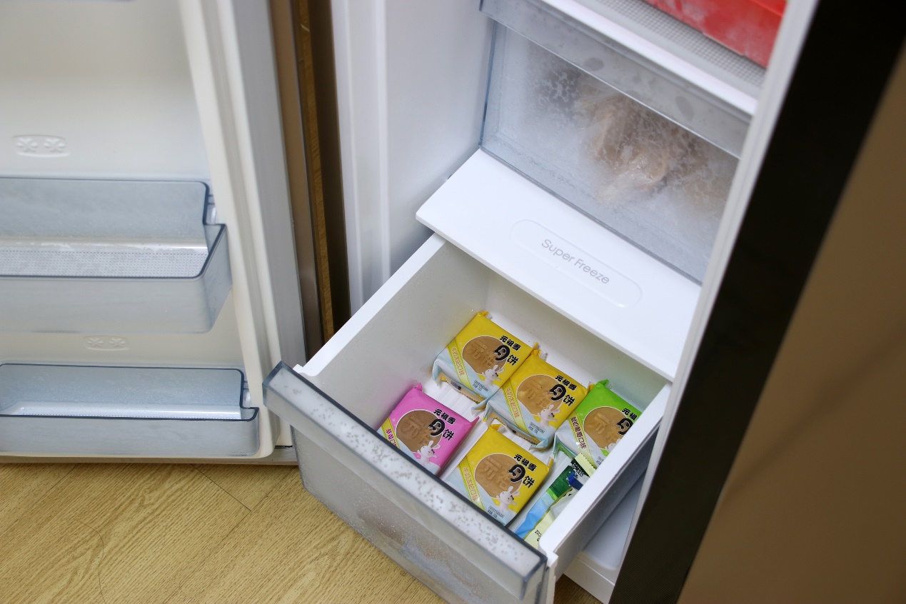 风冷变频双循环大容量美的冰箱,美的超薄冰箱深度60cm评测