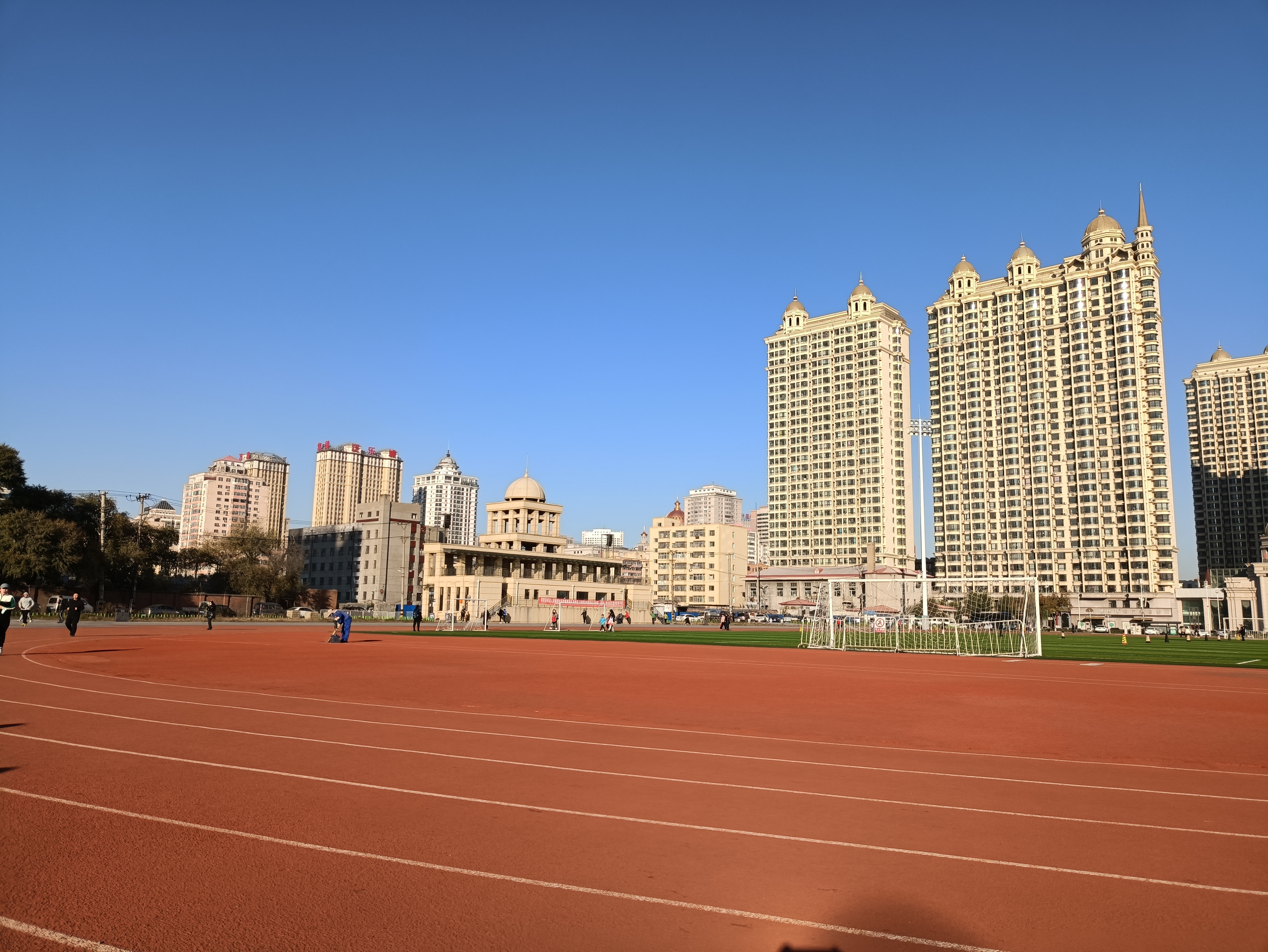 八区体育场蓄水池施工,八区体育场营业时间