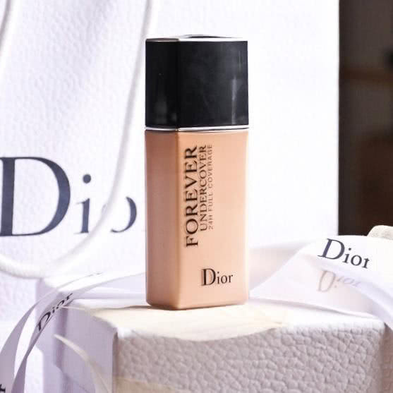 植村秀小方瓶和雅诗兰黛dw哪个好,雅诗兰黛dw和植村秀粉底液哪个好