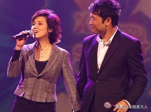 杨康戚美珍怎么相识的,杨康和老婆照片