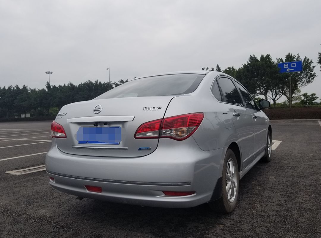 轩逸新款和老款哪个值得入手,老款轩逸现在值得入手吗