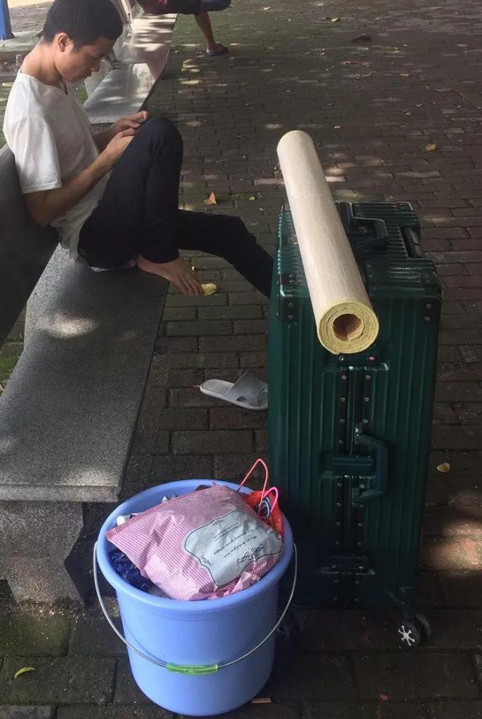 提桶跑路人,提桶跑路