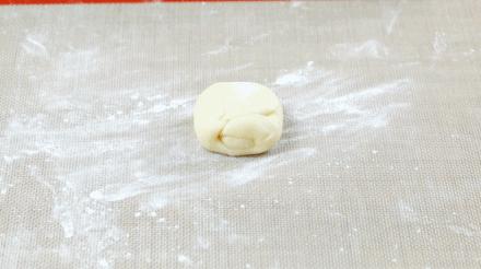 如何用烤箱烤芝麻烧饼,老北京麻酱芝麻烧饼的烤箱做法