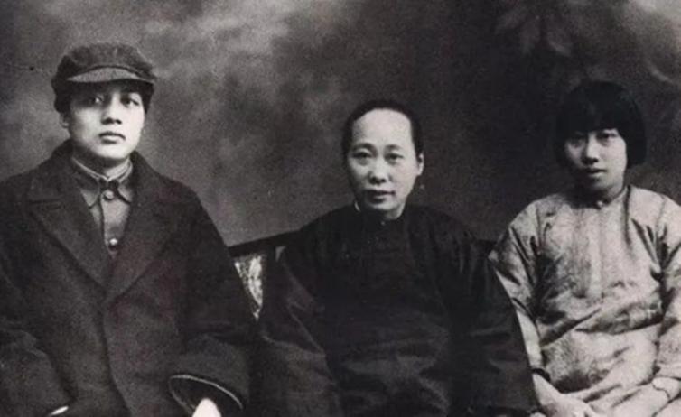 周陈轩有恩于毛主席一家，唯一外孙牺牲后，主席下令*锁封**消息