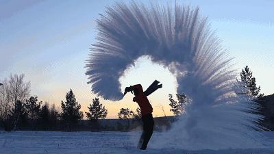 新加坡冻成狗,新加坡狂风暴雨来袭