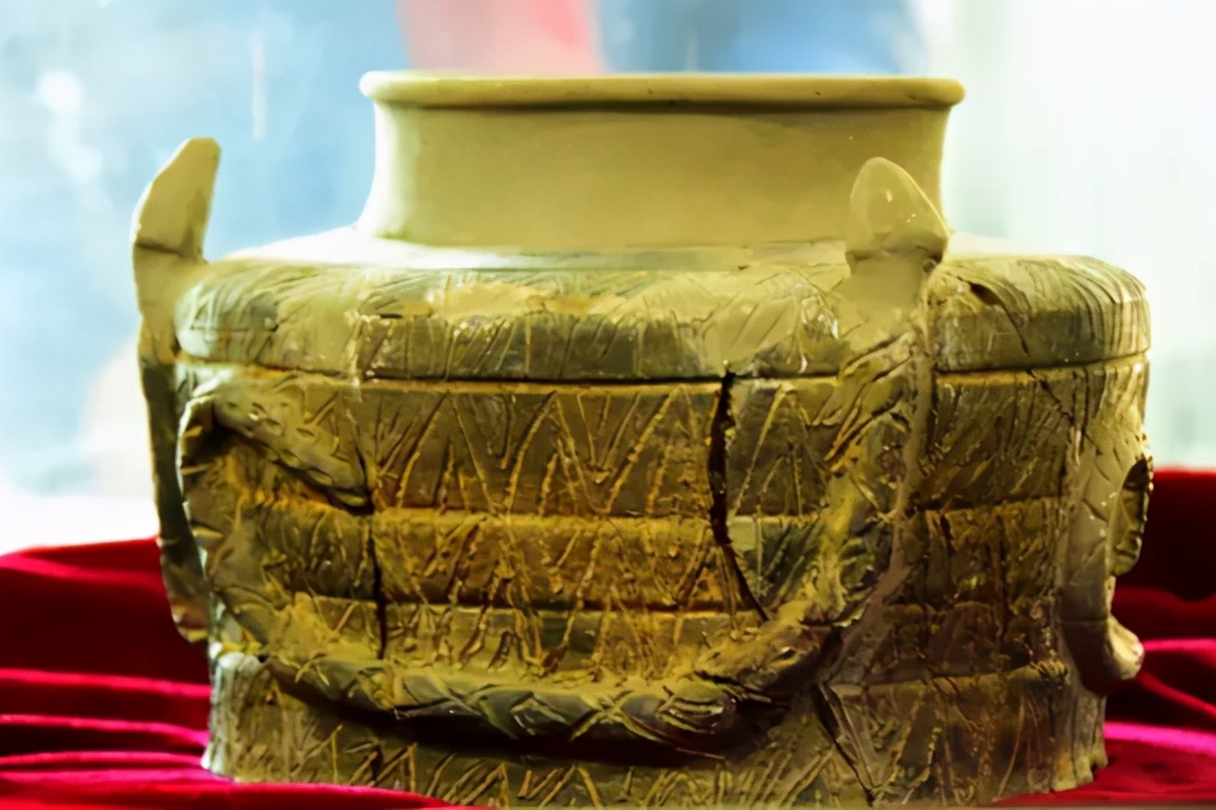 商代有哪个青铜器铭文里有夏朝,二里头遗址青铜器上的铭文