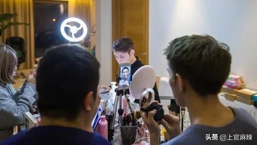 带货直播间流量下跌,带货直播间的粉丝被吸走了