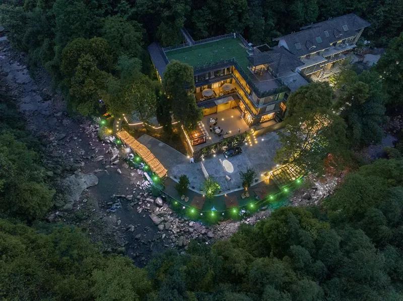 成都民宿推荐青城山,青城山花娟树屋民宿