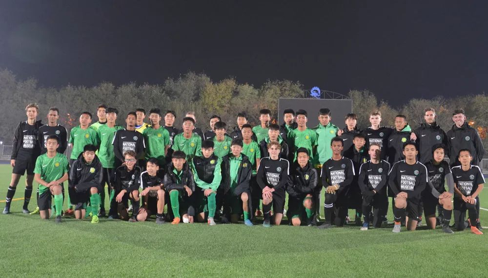 万国群星俱乐部主席向大家拜年！