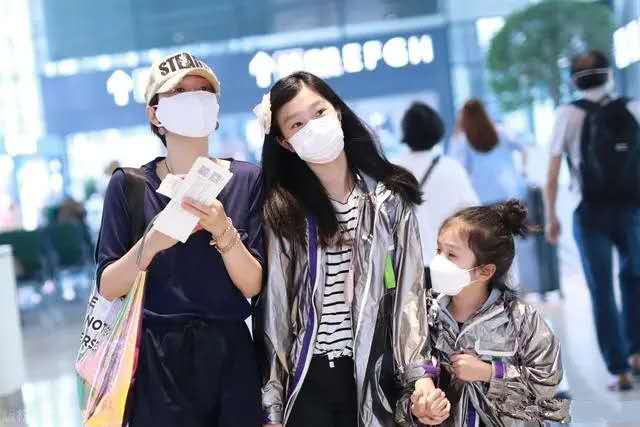 马伊琍穿小白鞋的照片,马伊琍白帽子