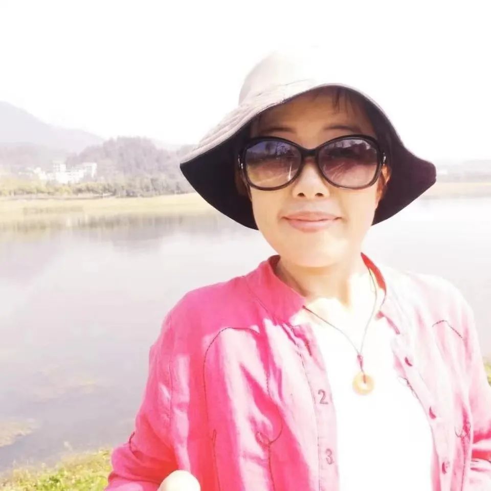 词醇烹荟萃，韵雅宴婵娟众诗友贺读《幽岫春苔》诗词专辑三