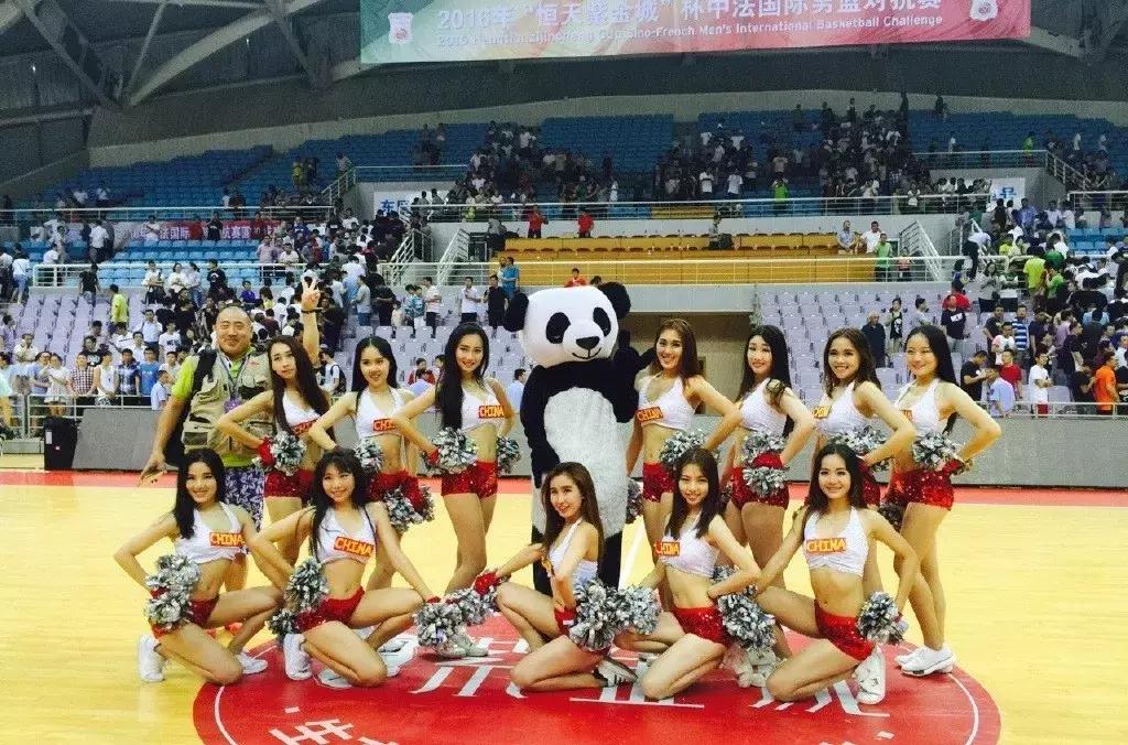 cba拉拉队最漂亮女神,李易峰cba打篮球视频