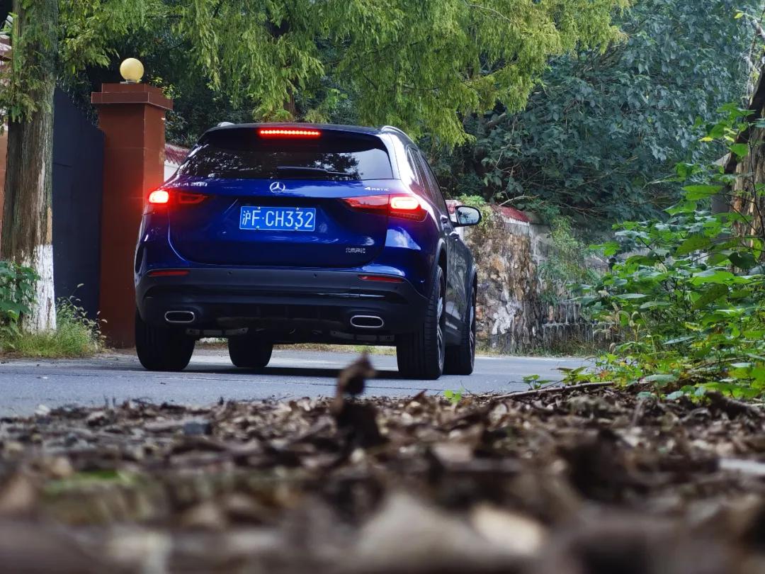 1.3升的排量对得起三叉星徽标么？试驾奔驰GLA2004MATIC