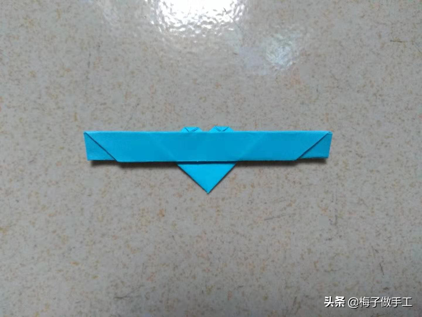 简单的折爱心戒指方法,用纸折爱心戒指和正方形的盒子