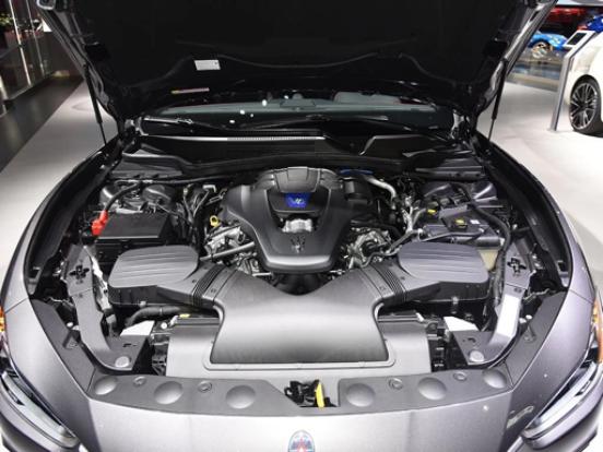 玛莎拉蒂最能吸引妹子的款,玛莎拉蒂哪款车最撩妹