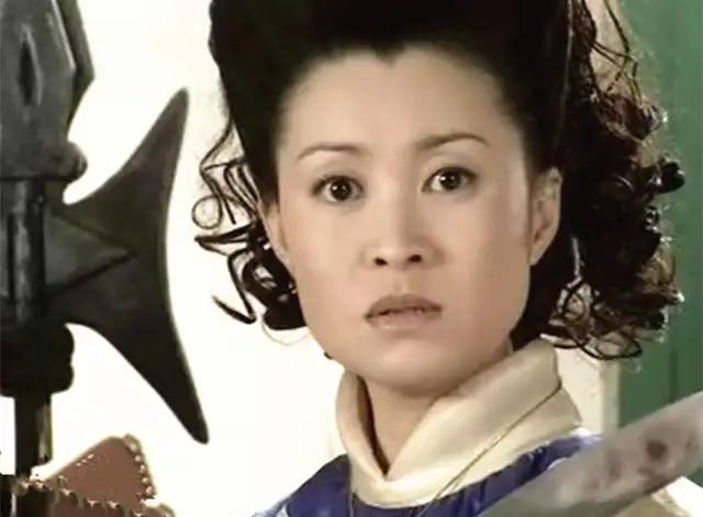 武功、变身、诅咒、外星人，童年看得津津有味的《小侠龙旋风》