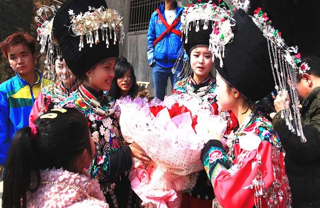 哭嫁习俗苗族,苗族哭嫁习俗的由来