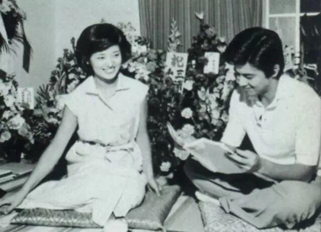 山口百惠和她的两个儿子,山口百惠21岁1980年隐退纪录