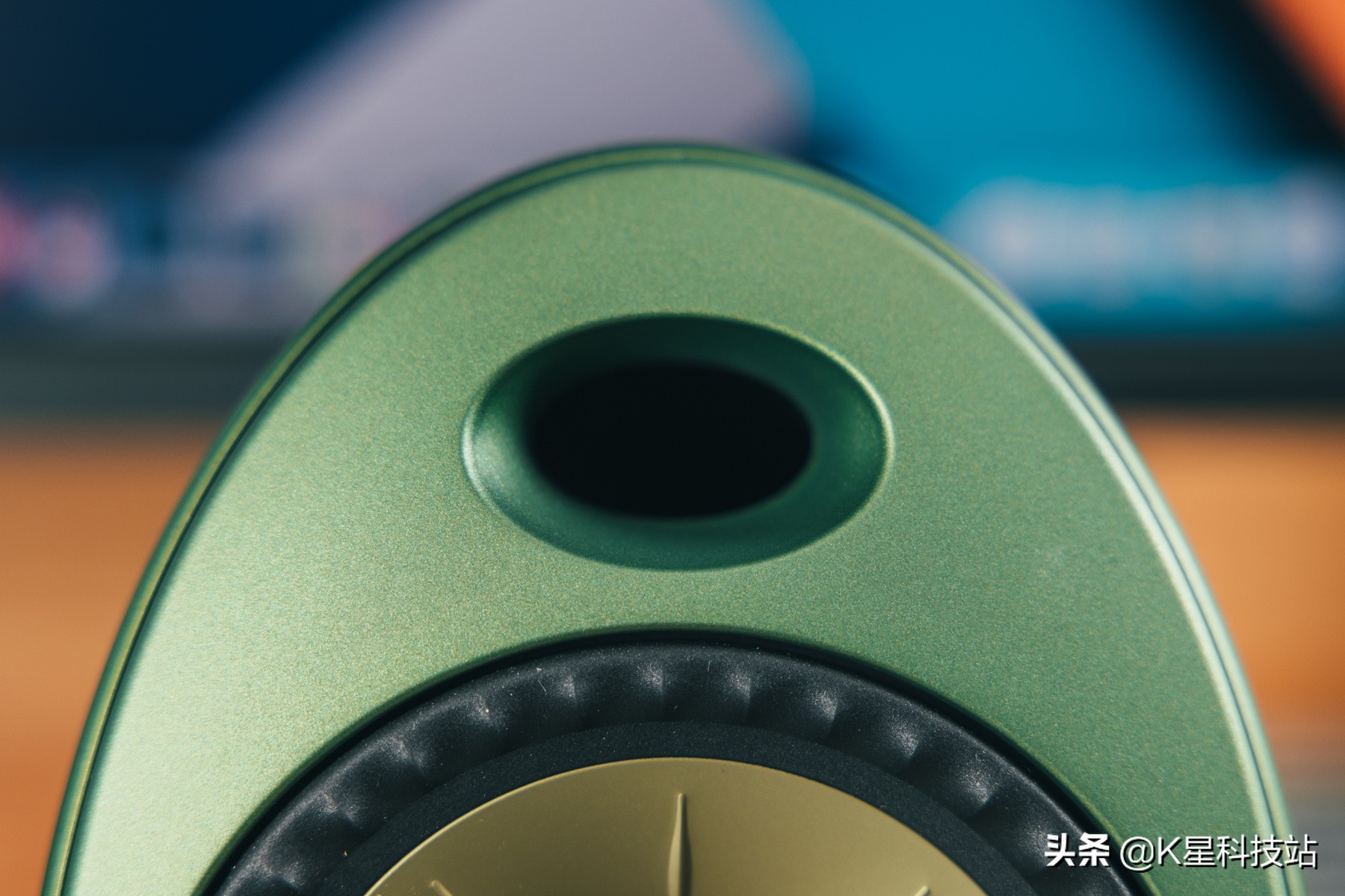 花2K为工作室准备了造型奇特的蛋，KEFEGGDUO有源桌面音箱值吗？