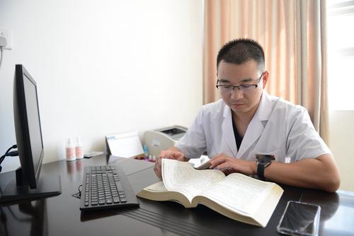 带小孩参加葬礼,带孩子参加了葬礼