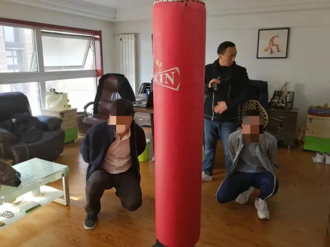 为什么微信啥也没做却被限制功能,显示微信使用外挂是什么情况