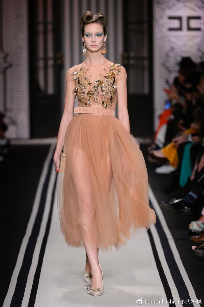 EF：名媛、女星、女高管们的寻寻觅觅