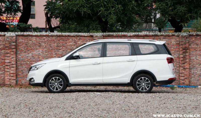 宝骏16年730和宝骏730l有什么区别吗,宝骏730到底是面包车还是mpv