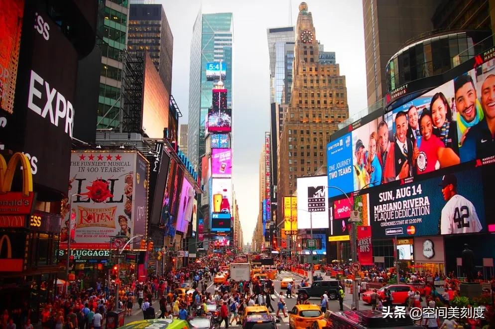 为何企业喜欢扎堆到美国时代广场打中文广告？还有微商和流量明星
