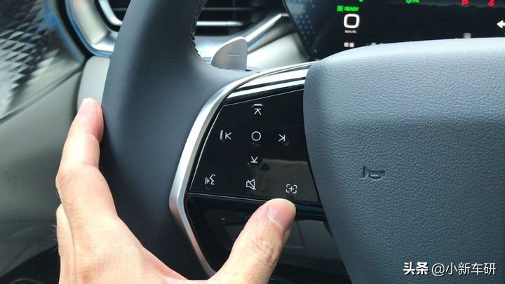 wey摩卡颜宇鹏试驾,wey摩卡最新试驾视频