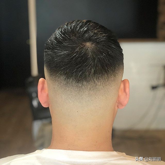 男士周边光发型,男士什么样的发型看起来阳光