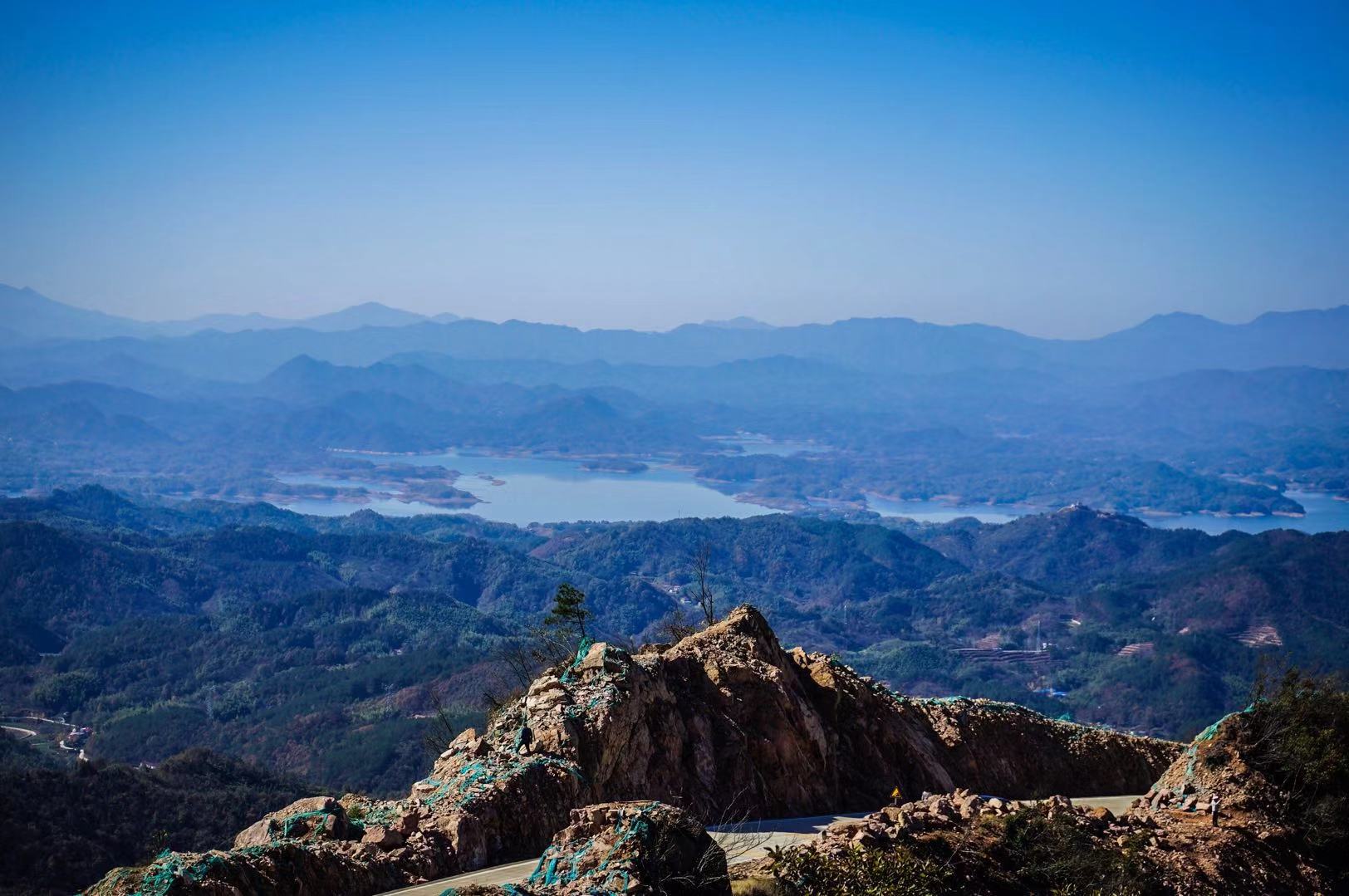 大别山天路值得去吗,自驾一条神奇的天路
