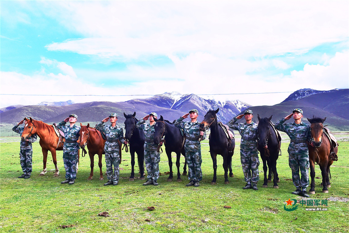 雪山见证他们的忠诚,雪山见证迷彩青春