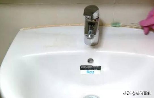 家里玻璃胶发黑了怎么重新弄,家里的玻璃胶发黑怎么清洗