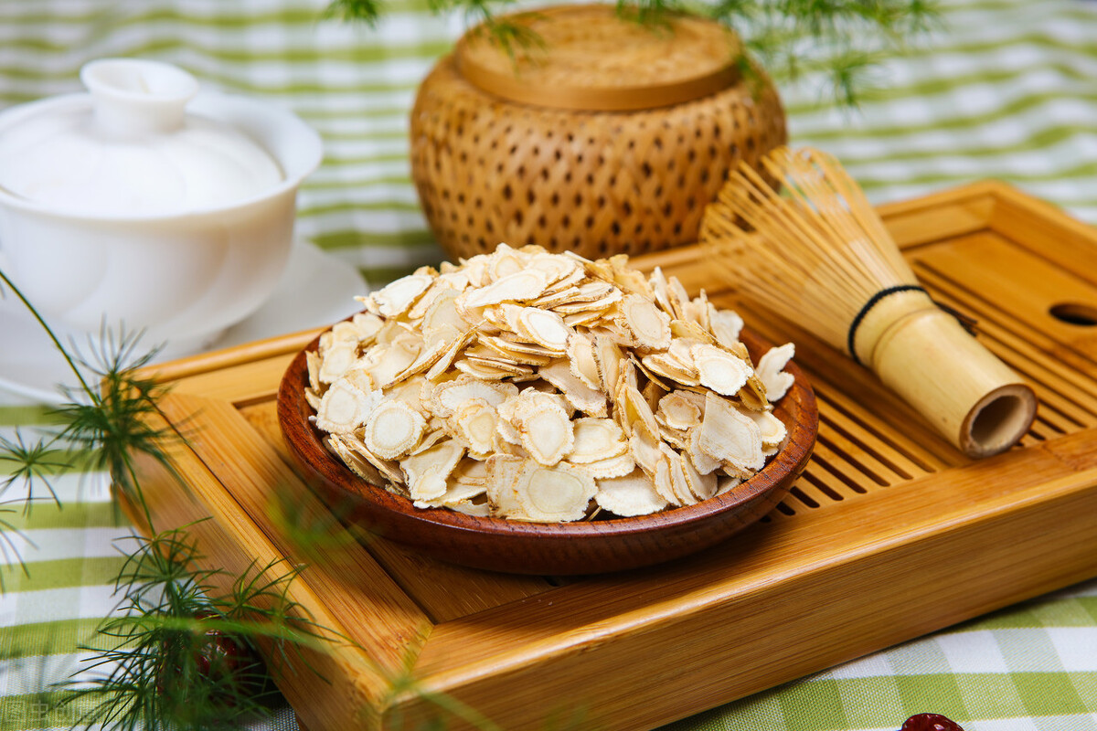 低血压的女人要吃什么好得快呢,女性低血压吃什么补得最快