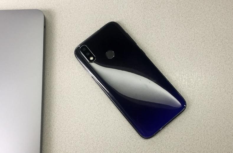 4+64G大内存，仅售899元的手机