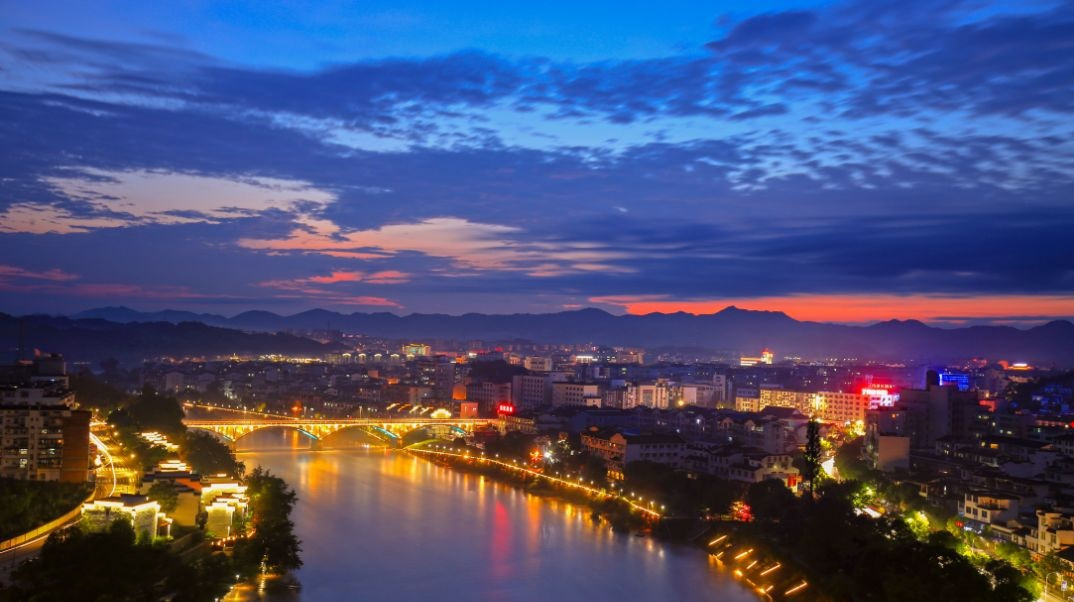 江西一个小县城,江西省一个县人口超15万