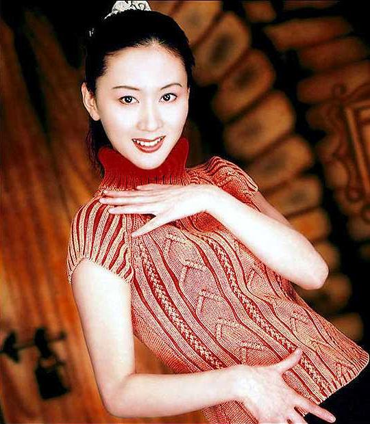 “人体模特”汤加丽，日搜达10万次，父亲震怒：我怎么出门见人