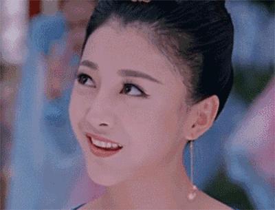 适合20岁女生的巴宝莉香水有哪些 (香奈儿邂逅香水哪个适合20岁女生)