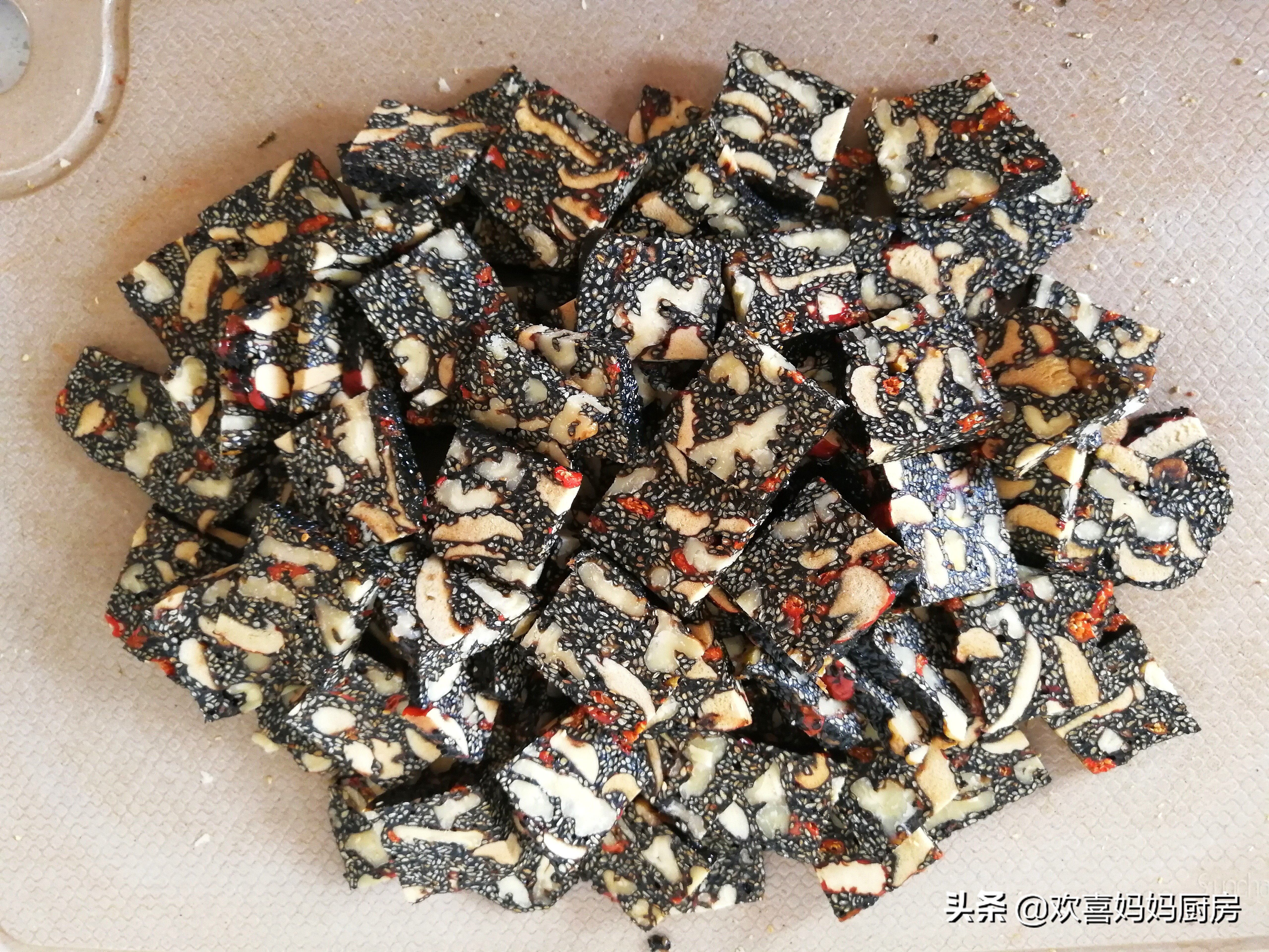 手工阿胶糕怎么吃补气血最好,纯手工制作阿胶糕补血养颜