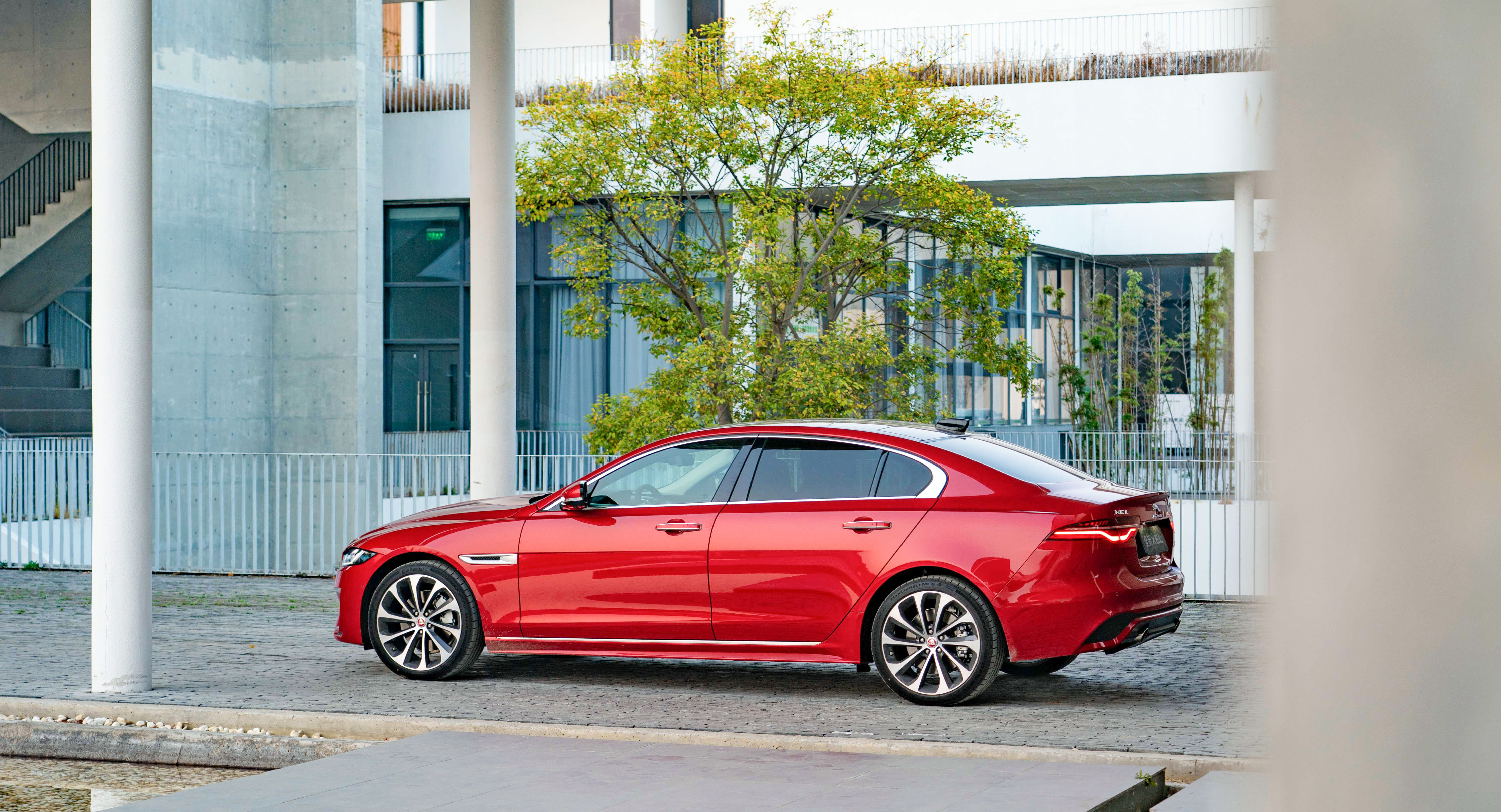 捷豹xel宝马3系性能测试,捷豹xel2021款豪华运动落地价